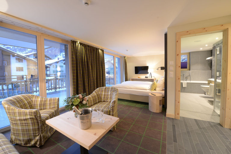 Bedroom 4, Alpenhotel Fleurs de Zermatt, Visp