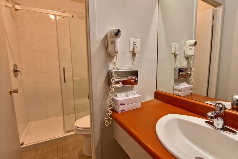 Bathroom 5, Hôtel Motel La Différence, La Nouvelle-Beauce