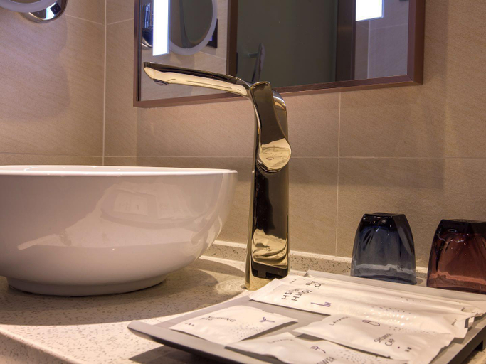 Bathroom 4, Lavande Hotels Wuhan Hanyang Bus Metro Station, Wuhan