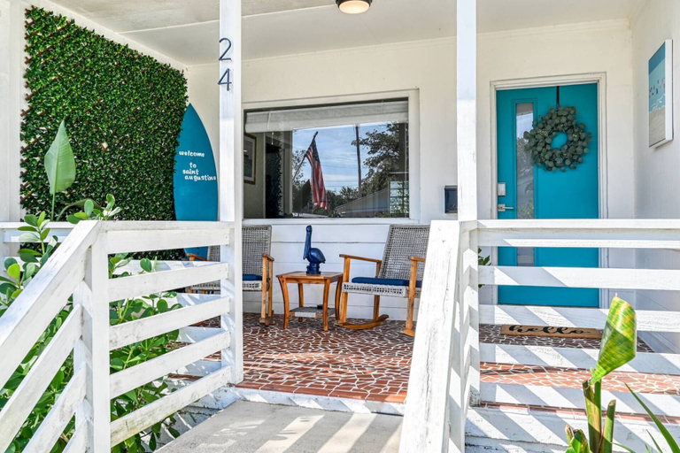 Others 1, The Pelican Point, Saint Johns
