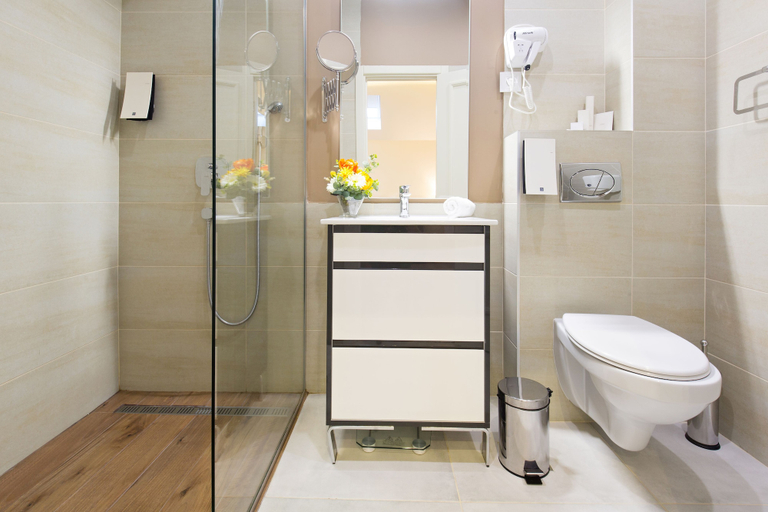Bathroom 4, Marquise Hotel, Belgrade