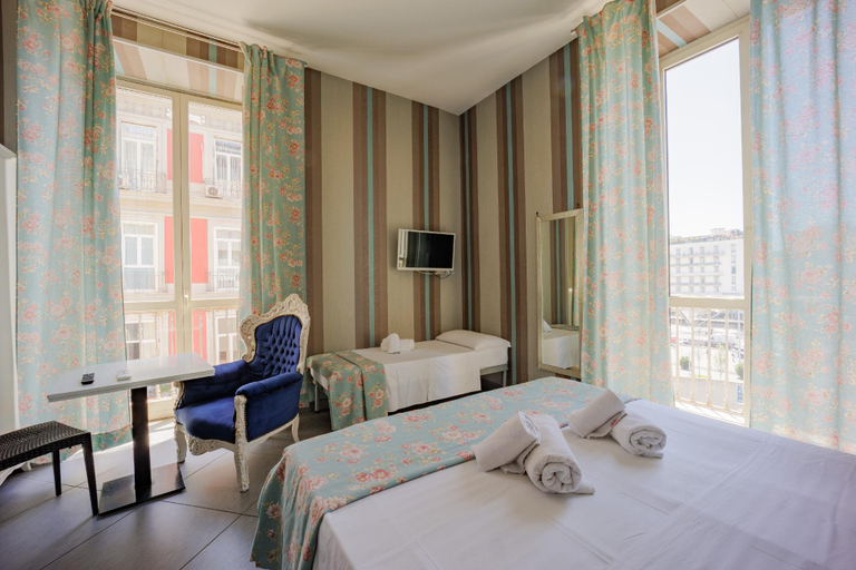 Bedroom 3, Hotel New Sayonara, Napoli
