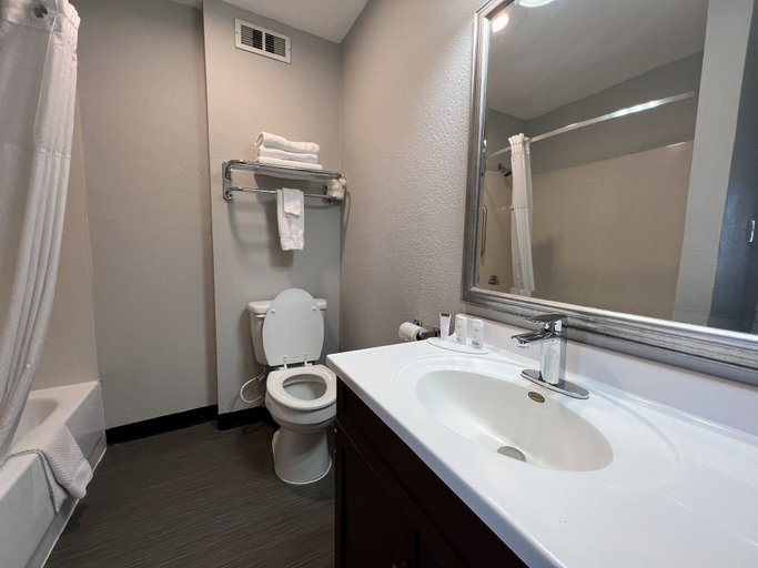 Bathroom 5, Baymont by Wyndham Peoria, Peoria