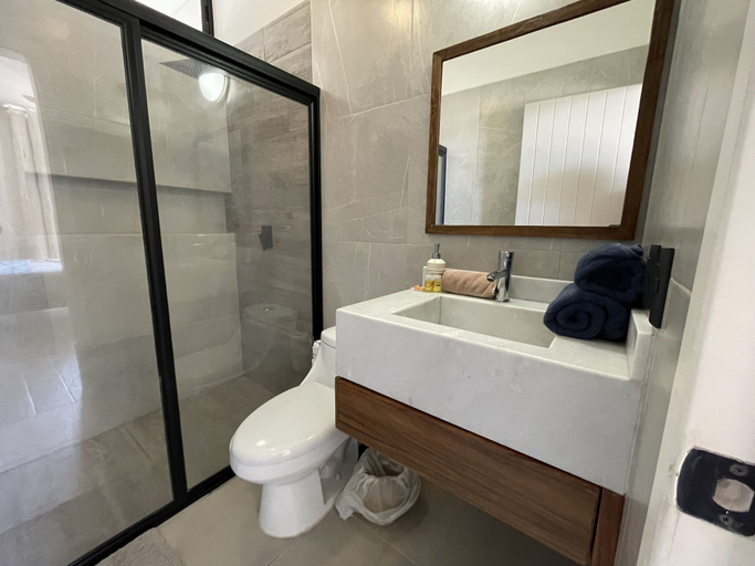 Bathroom 3, Escondido Blue, Mazatlán