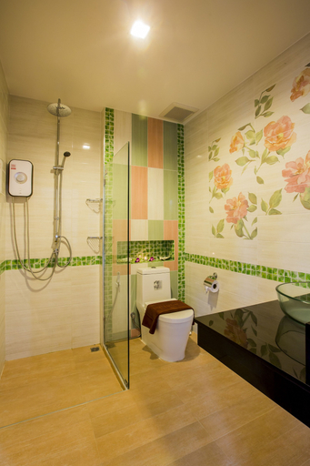 Bathroom 4, Irawan House, Mueang Krabi