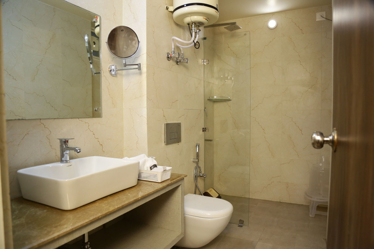 Bathroom, Hotel Aangan Regency, Shimla