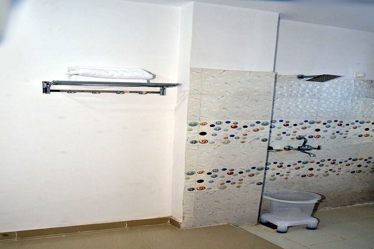 Bathroom 3, Hotel Ranthambhore Uday, Sawai Madhopur