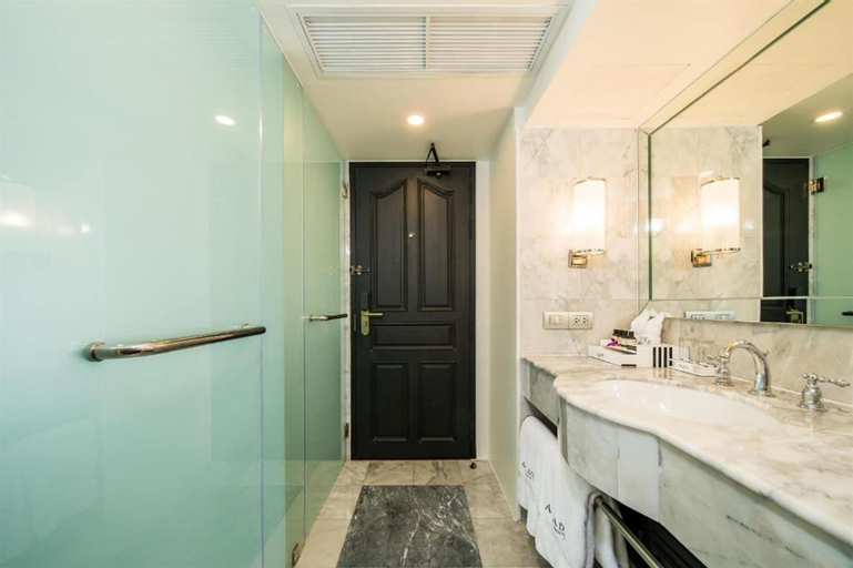 Bathroom 4