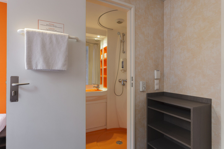Bathroom 4, TL Hotel Budapest, Budapesti