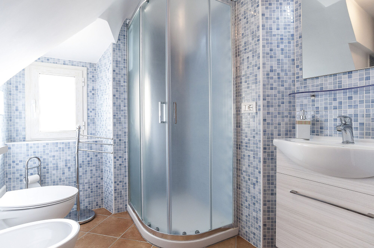 Bathroom 4, Casa Vacanza Madonnella 12, Latina