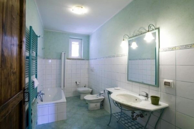 Bathroom 4, La Collina dei Ciliegi, Perugia