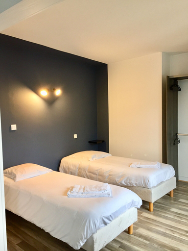 Bedroom 3, Hôtel La Marine, Morbihan