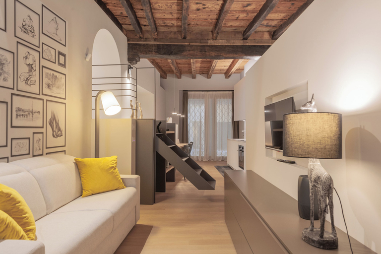 Living area 2, BnButler - Bergamo - Via Simone Mayr 2, Bergamo