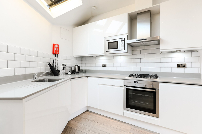 Others 4, Trafalgar Square by Excel Apartments, London