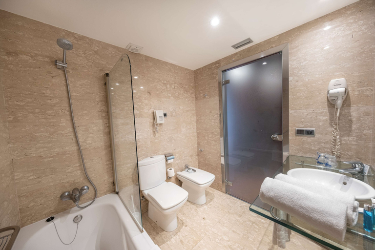Bathroom 5, Best Western Hotel Mediterraneo, Barcelona