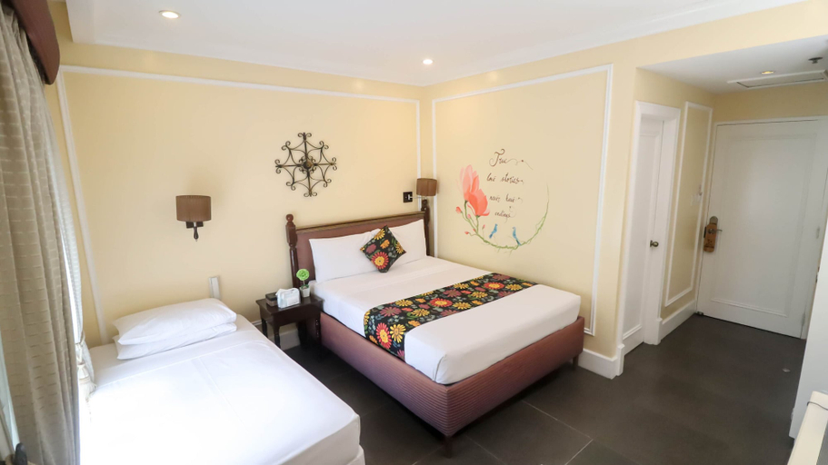Bedroom 2, View Park Hotel, Tagaytay City