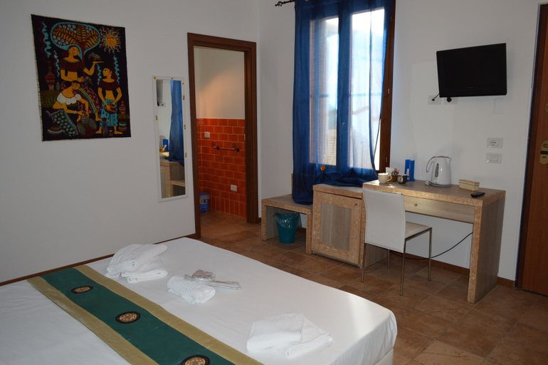 Bathroom 4, Butterfly Accommodation, Sassari