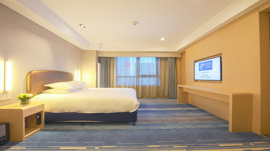 Bedroom 5, Holiday Inn Express CHIFENG HONGSHAN by IHG, Chifeng