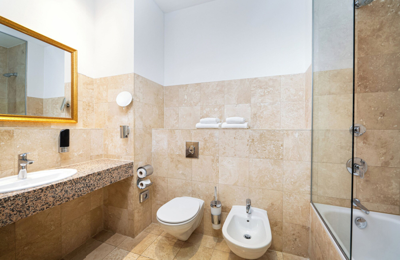 Bathroom 5, Leonardo Hotel Berlin KU'DAMM, Berlin