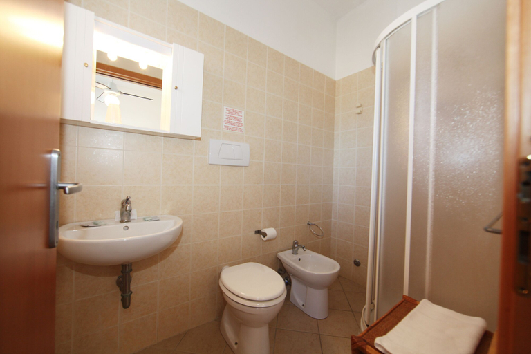 Bathroom 4, Hotel Villa Wanda, Livorno