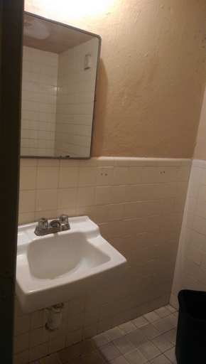 Bathroom 5, Hotel Correo, Juárez