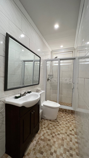 Bathroom 5, Stonetrail