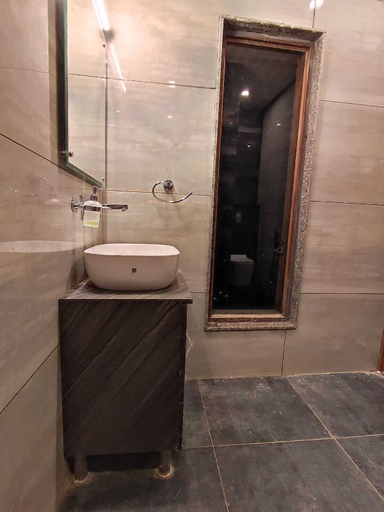 Bathroom 5, Hotel Spring Wood, Dehradun