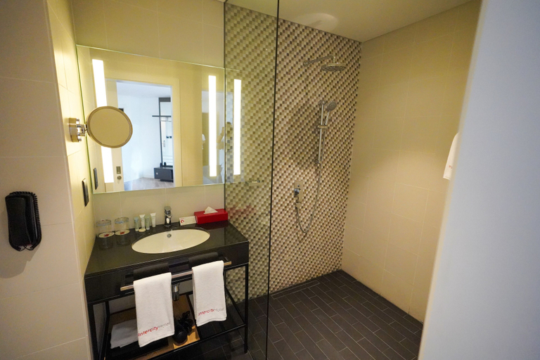 Bathroom 5, IntercityHotel Dubai Jaddaf Waterfront, Dubai