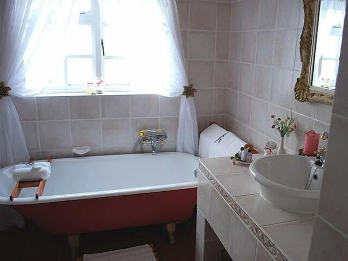 Bathroom 5, Kingna Lodge, Cape Winelands
