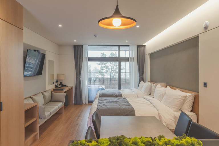 Bedroom 2, Hotel Parangvue, Goseong