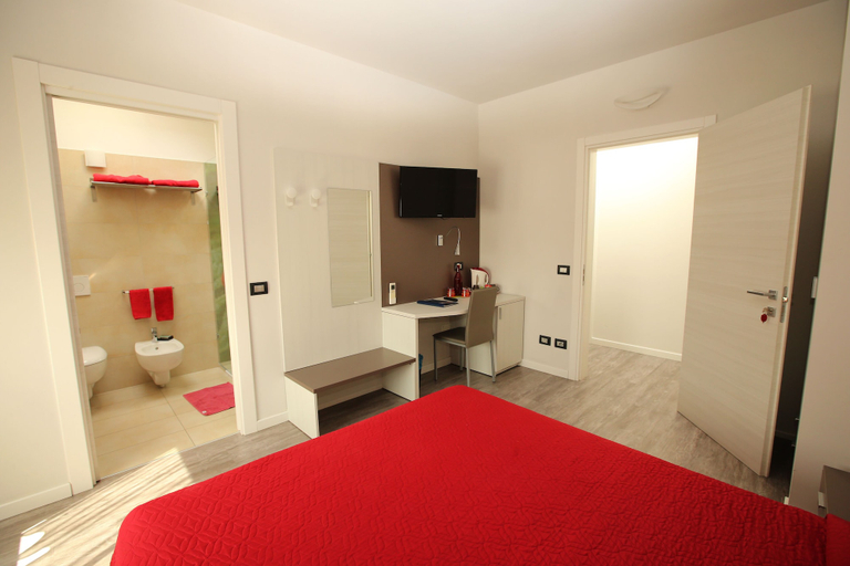 Bedroom 4, B&B Ai Santi, Verona