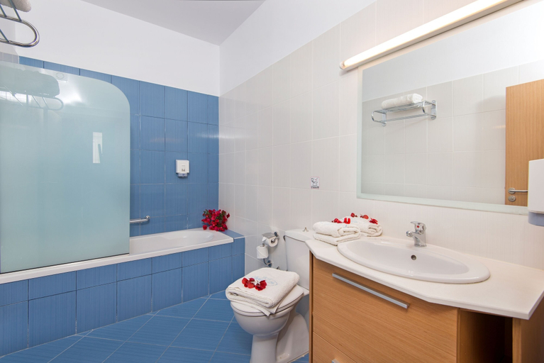 Bathroom 4, Horizon Line Villas, South Aegean