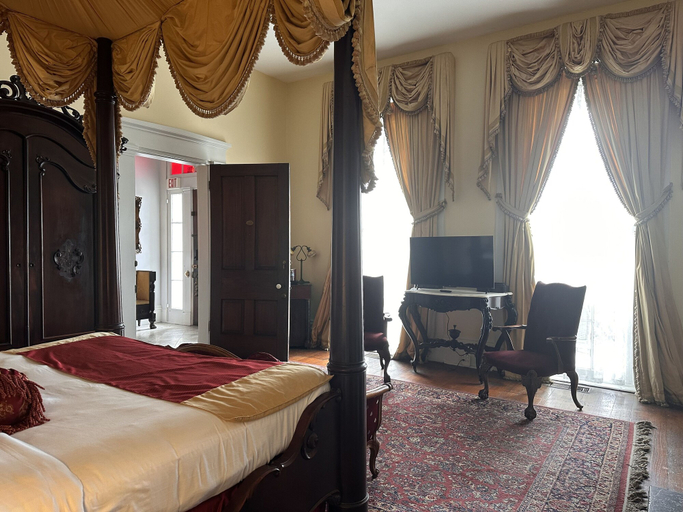 Bedroom 2, The Inn at Cedar Grove, Warren