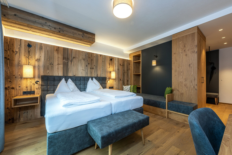 Bedroom 3, Hotel Goldener Stern, Hallein
