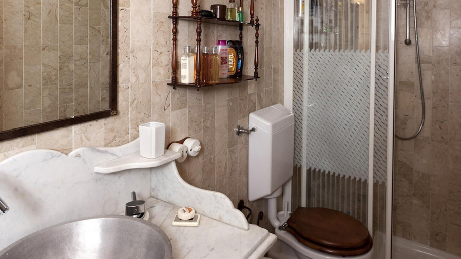 Bathroom 5, Borgo Paradiso 4 2 in Ciciano, Siena