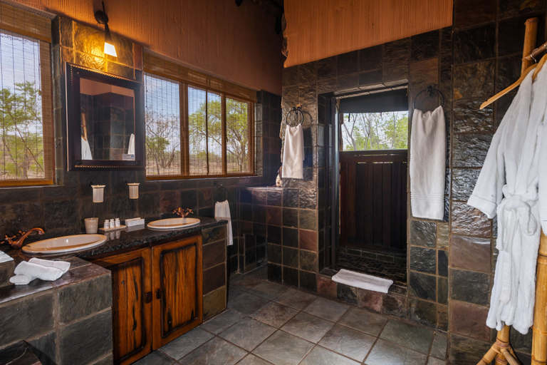 Bathroom 4, Jamila Game Lodge, Waterberg