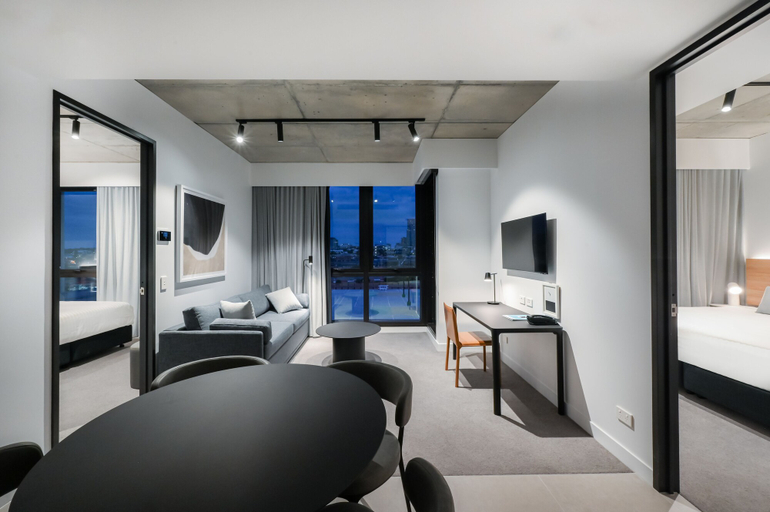 Bedroom 2, Nesuto Docklands Apartment Hotel, Melbourne