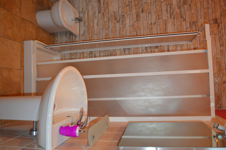 Bathroom 4, Butterfly Accommodation, Sassari