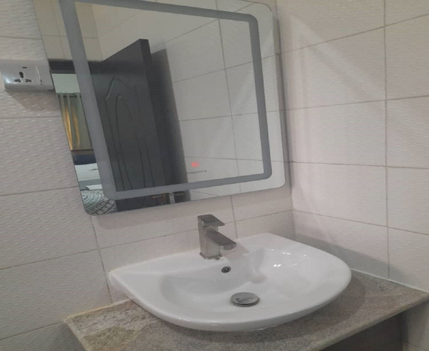 Bathroom 3, Coded Suites Wuye, AbujaMun