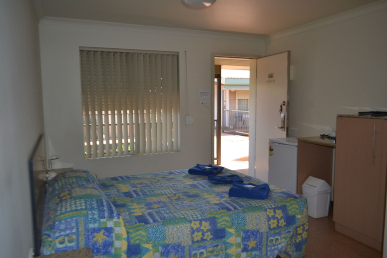Bedroom 2, South Hedland Motel, Port Hedland