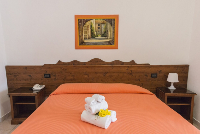 Bedroom 3, Hotel Bizantino, Taranto
