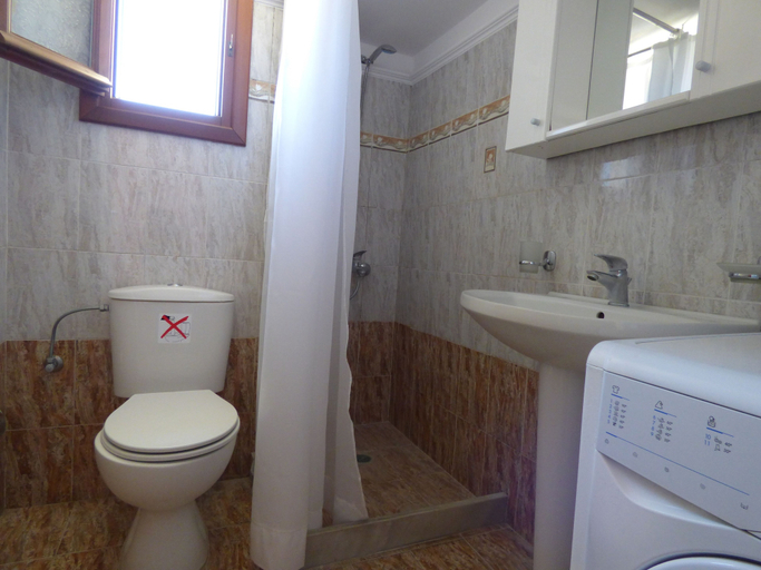 Bathroom 5, Rampelia apartments, South Aegean