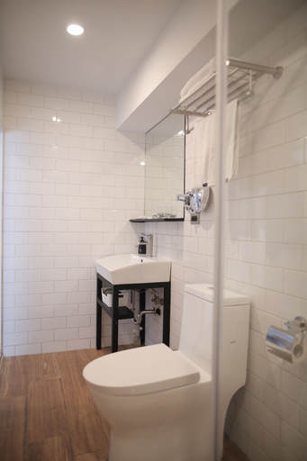 Bathroom 4, Daan Park Hotel - Hostel, Taipei City