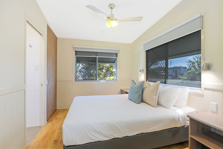 Bedroom 3, Reflections Lennox Head - Holiday park, Ballina