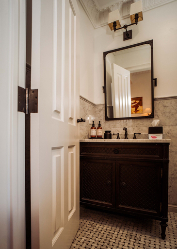 Bathroom 4, Royal Frenchmen Hotel and Bar, Orleans