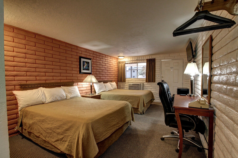 Bedroom 4, Country Inn, Beaver