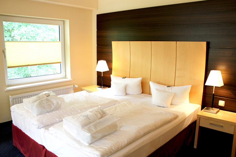Bedroom 3, Best Western Plus Ostseehotel Waldschloesschen, Vorpommern-Rügen