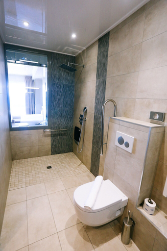 Bathroom 4, Hôtel Cala di Sole, Corse-du-Sud