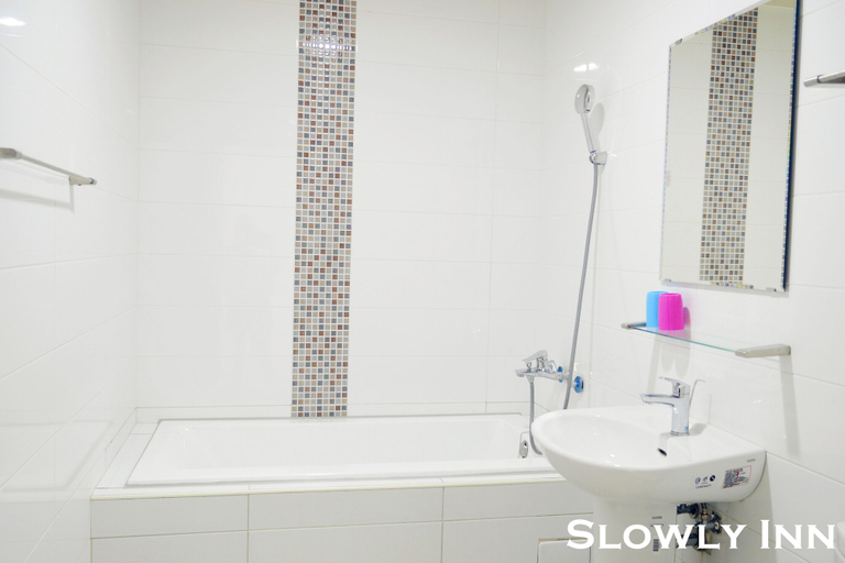 Bathroom 3, Slowly Inn, Pingtung