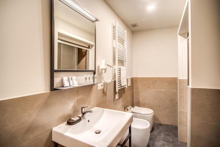 Bathroom 5, MAGENTA COLLECTION CAPRANICA, Rome